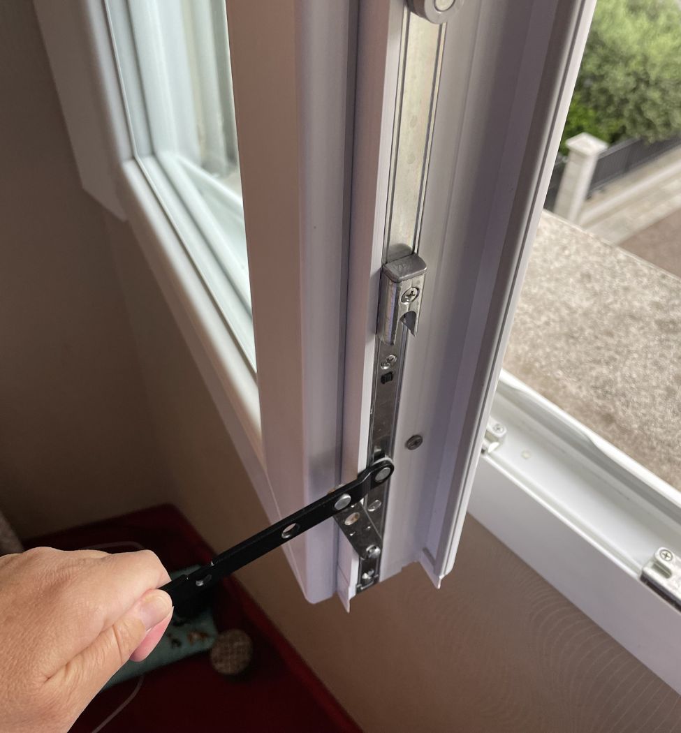 manutenzione-infissi-arredamento-gasperoni-design-cervia